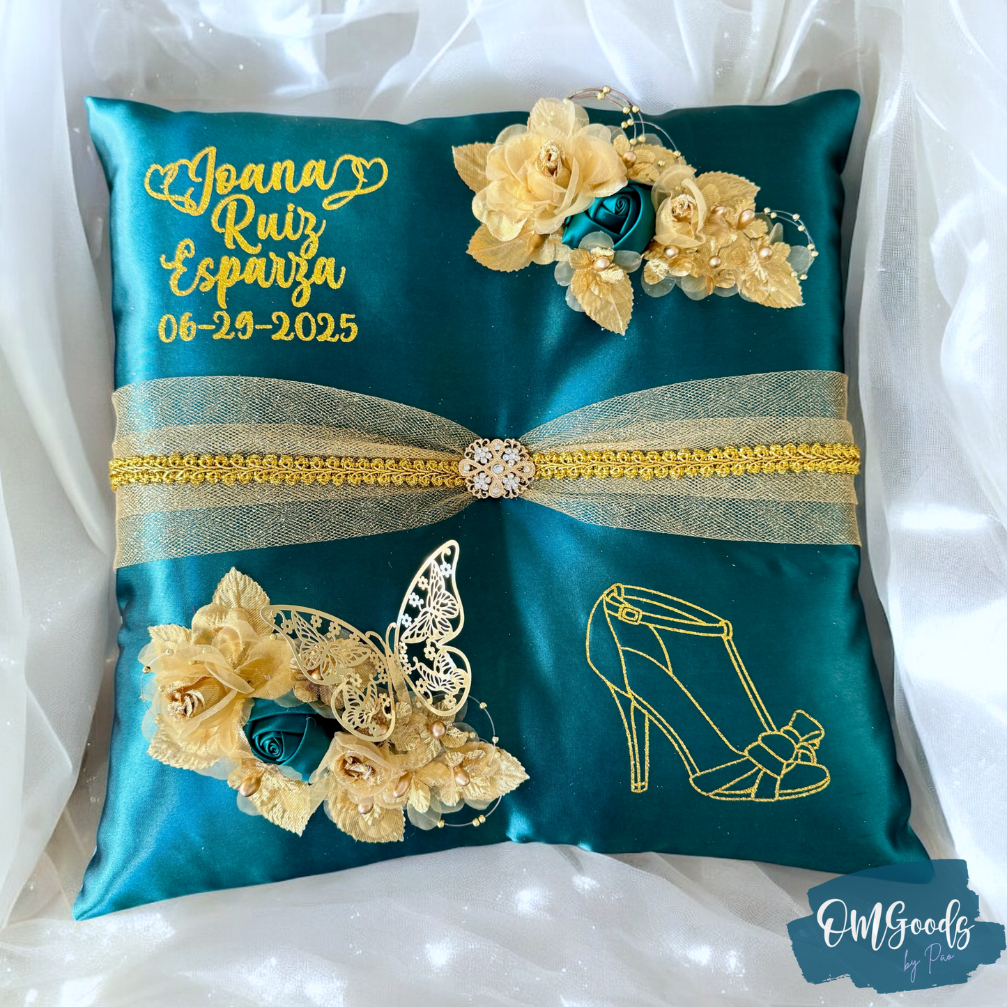 Hunter Green Quinceañera Pillow Set | Sweet 16 Full Set, Shoe Pillow, Tiara Pillow & Corsage