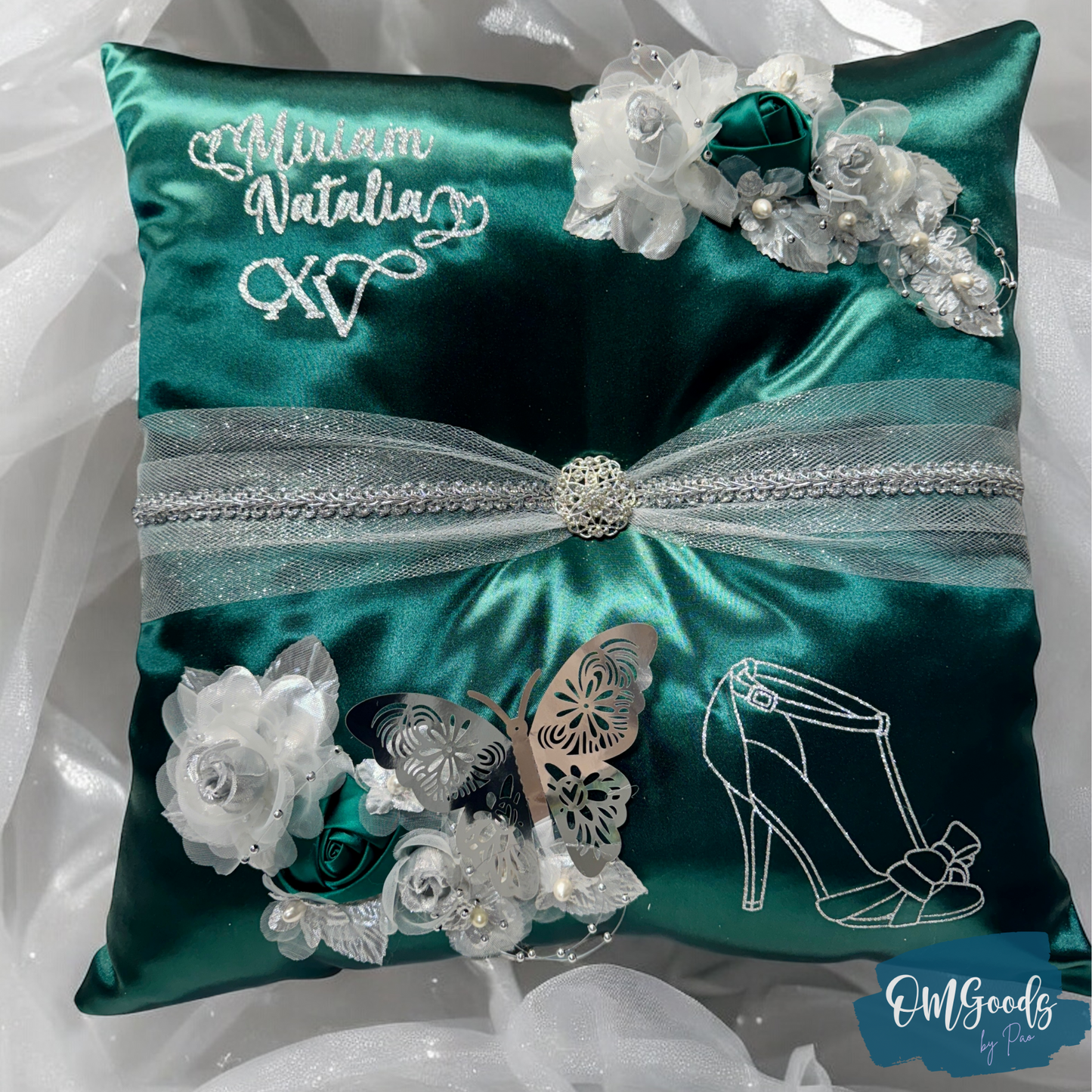 Hunter Green Quinceañera Pillow Set | Sweet 16 Full Set, Shoe Pillow, Tiara Pillow & Corsage