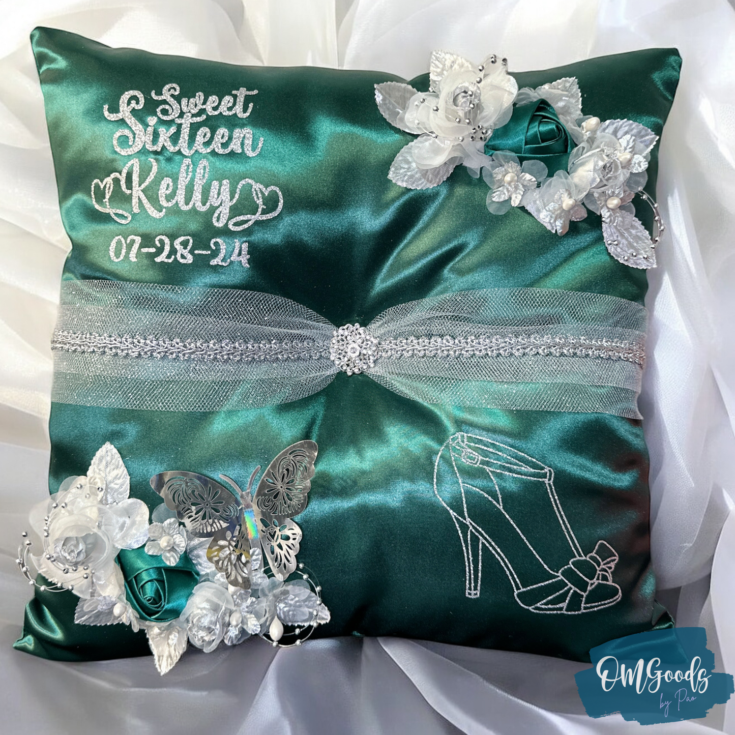 Hunter Green Quinceañera Pillow Set | Sweet 16 Full Set, Shoe Pillow, Tiara Pillow & Corsage